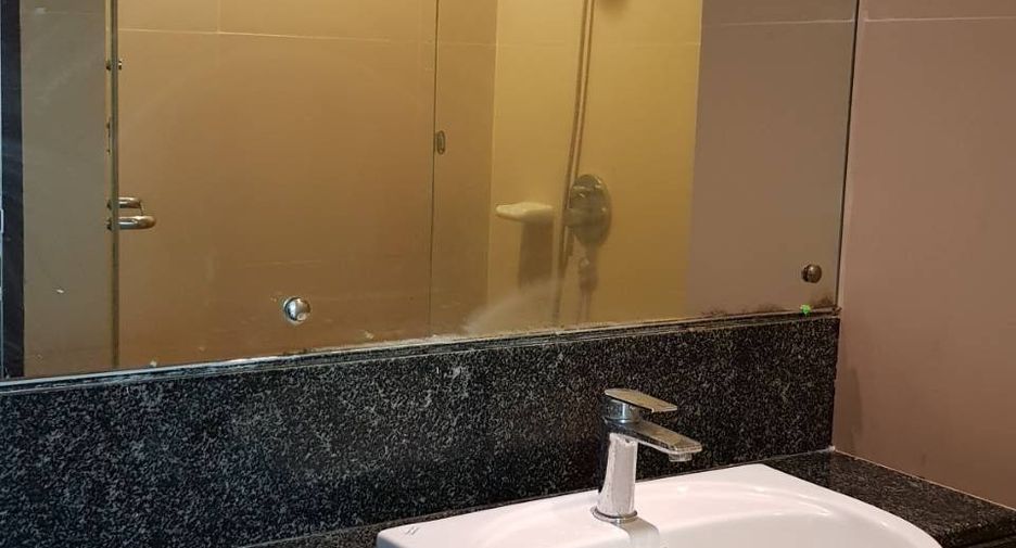 For sale 1 bed condo in Watthana, Bangkok