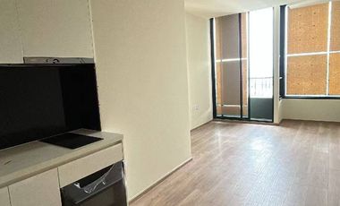 Продажа 1 кровать кондо в Щаттхана, Бангкок