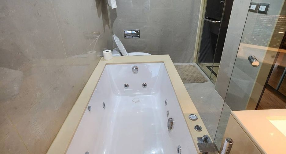 Продажа 2 спальни кондо в Щаттхана, Бангкок