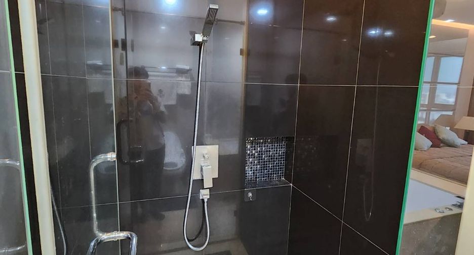 Продажа 2 спальни кондо в Щаттхана, Бангкок