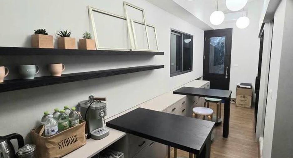 For sale 4 bedrooms house in Sai Mai, Bangkok