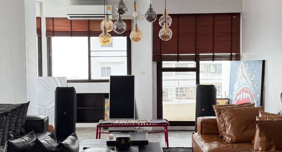 For sale 1 bed condo in Watthana, Bangkok