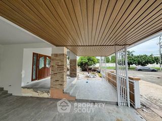出售 5 卧室 独立屋 在 Mueang Chon Buri, Chon Buri