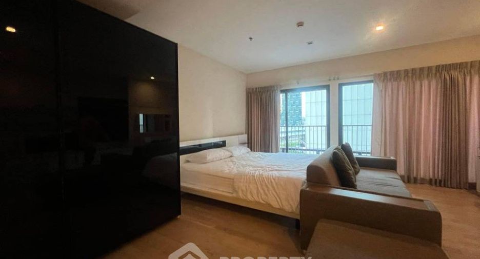 For sale 1 bed condo in Khlong Toei, Bangkok