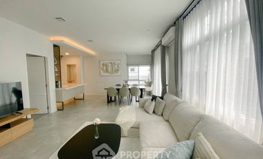 Haus zur Miete und zum Kauf mit 4 Zimmer in Prawet, Bangkok