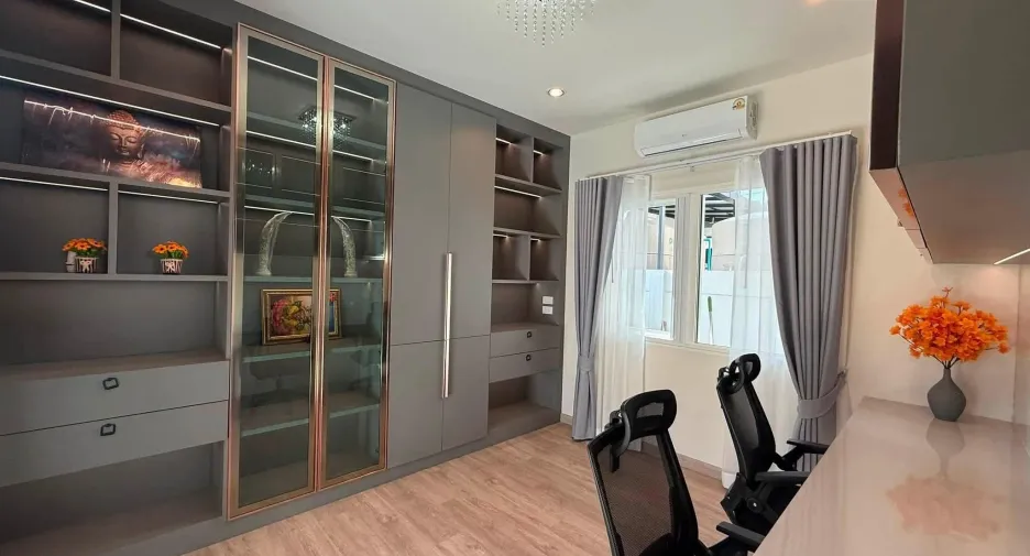For rent 3 bedrooms house in Mueang Phuket, Phuket