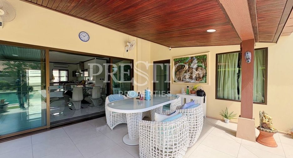 Casa en alquiler de 4 habitaciones en Huay Yai, Pattaya