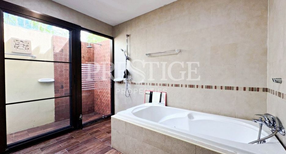 Casa en alquiler de 4 habitaciones en Huay Yai, Pattaya