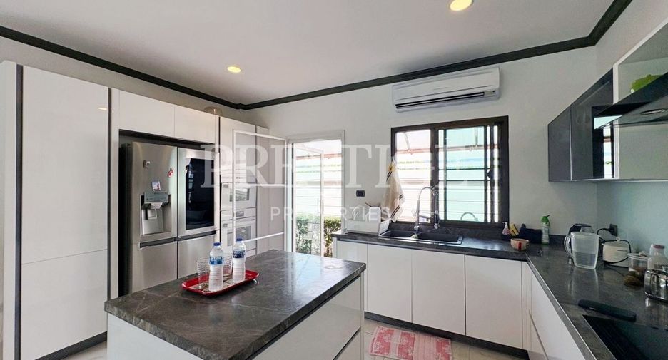 Casa en alquiler de 4 habitaciones en Huay Yai, Pattaya