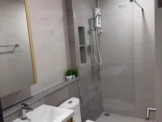 For rent 2 bedrooms condo in Huai Khwang, Bangkok