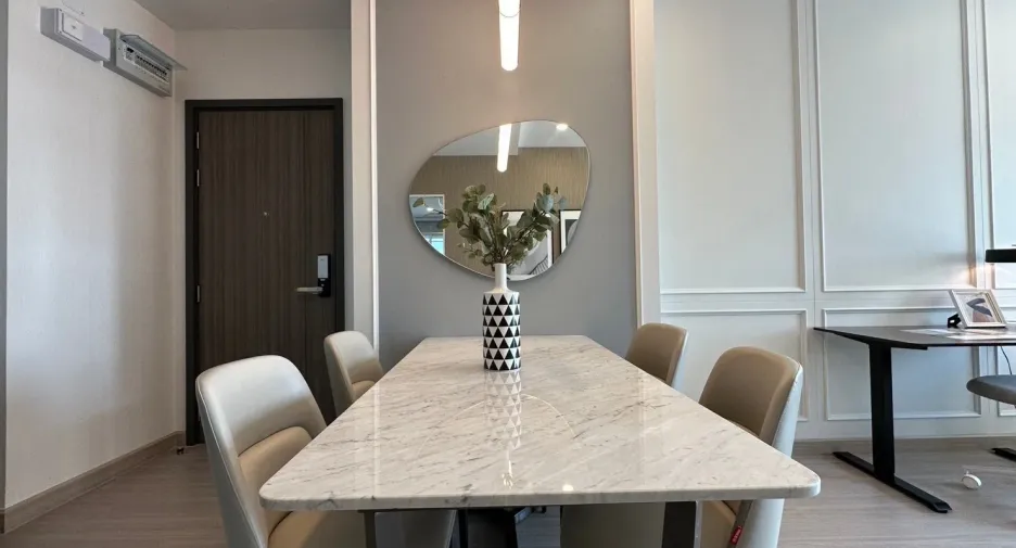 For sale and for rent 2 bedrooms condo in Bang Rak, Bangkok