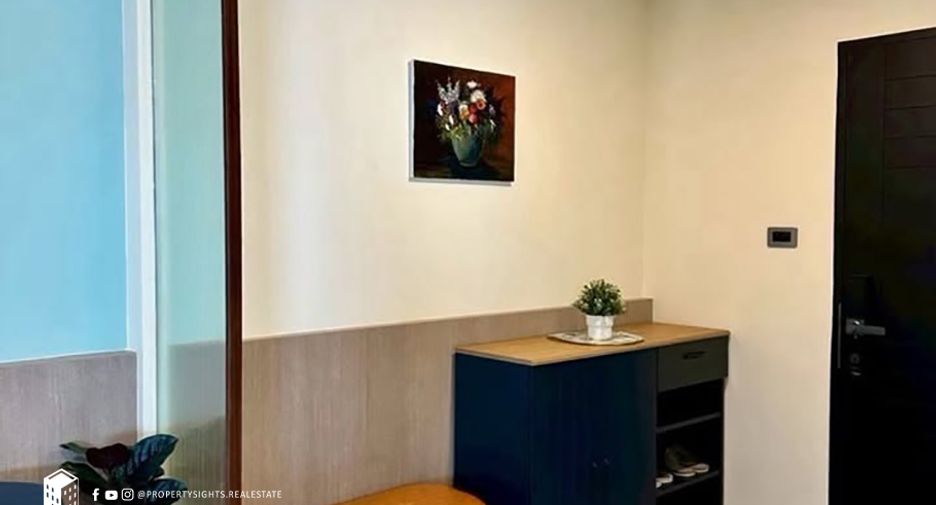 For rent 2 bedrooms condo in Huai Khwang, Bangkok