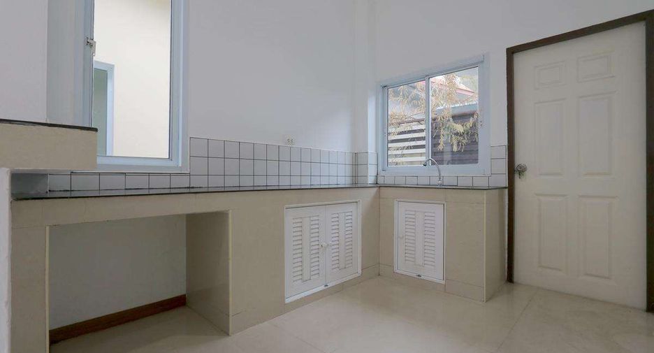For sale 3 bedrooms house in San Kamphaeng, Chiang Mai
