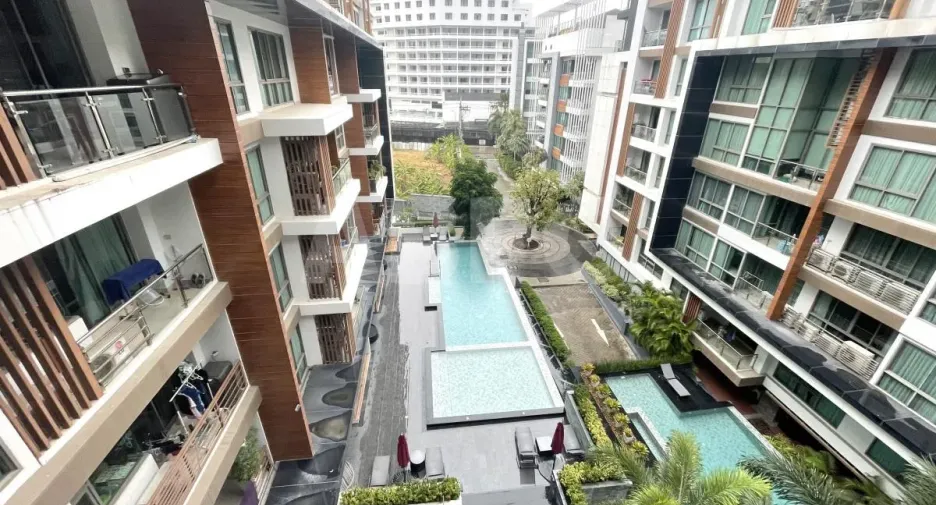 For rent 3 bedrooms condo in Bang Lamung, Chonburi