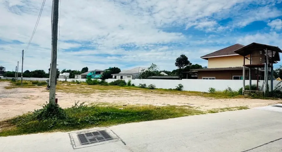 出售 土地 在 Bang Lamung, Chon Buri
