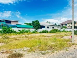 出售 土地 在 Bang Lamung, Chon Buri