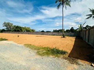 出售 土地 在 Bang Lamung, Chon Buri