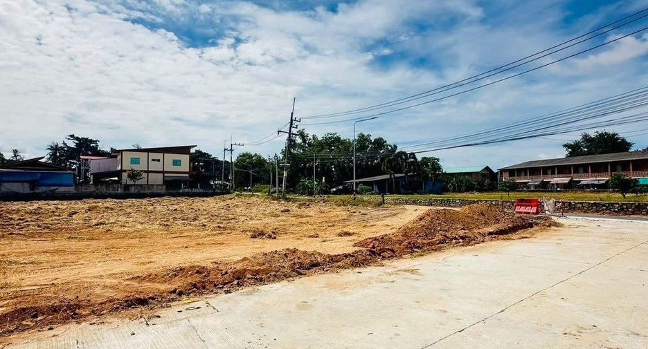 出售 土地 在 Bang Lamung, Chon Buri