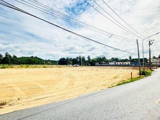 出售 土地 在 Bang Lamung, Chon Buri