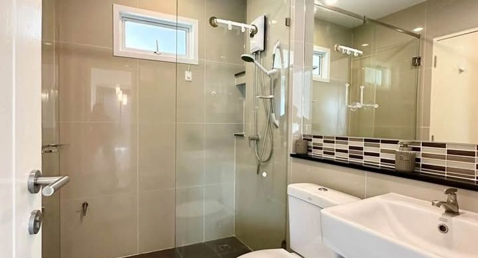 For sale and for rent 5 bedrooms house in Mueang Phuket, Phuket