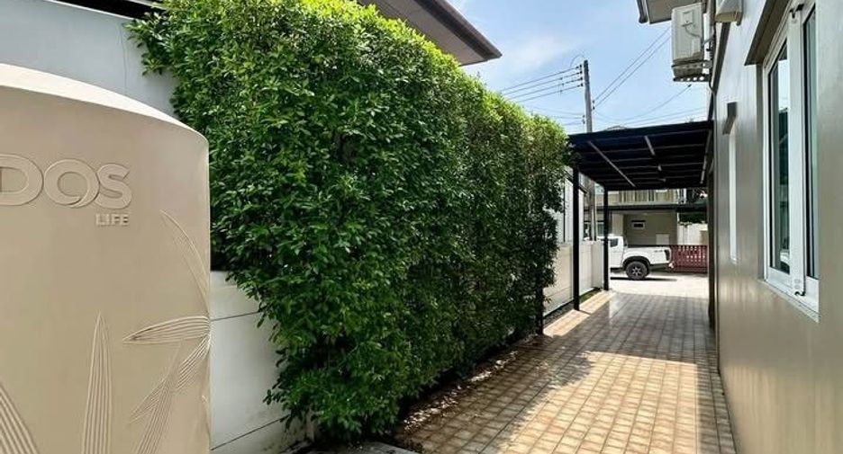 For sale and for rent 5 bedrooms house in Mueang Phuket, Phuket
