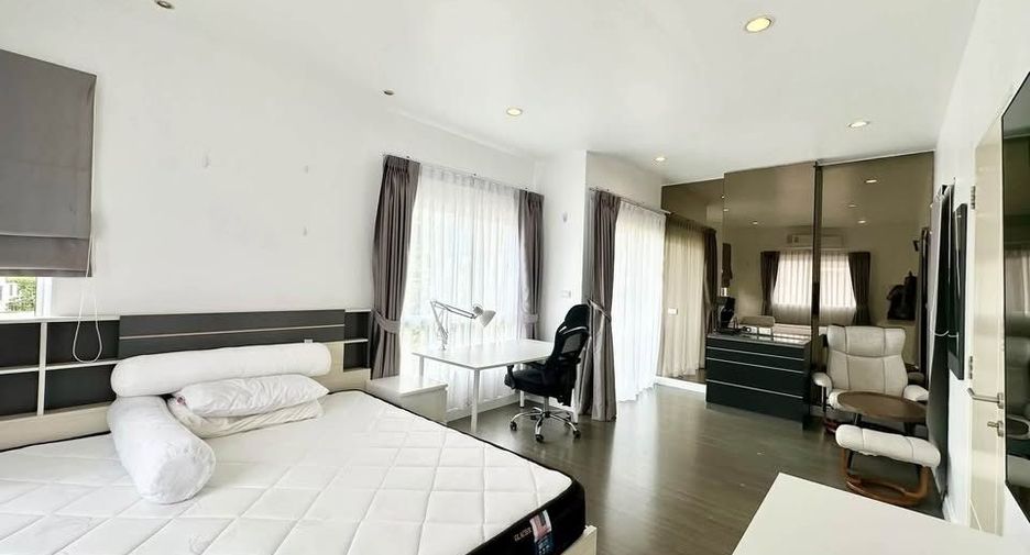 For sale and for rent 5 bedrooms house in Mueang Phuket, Phuket
