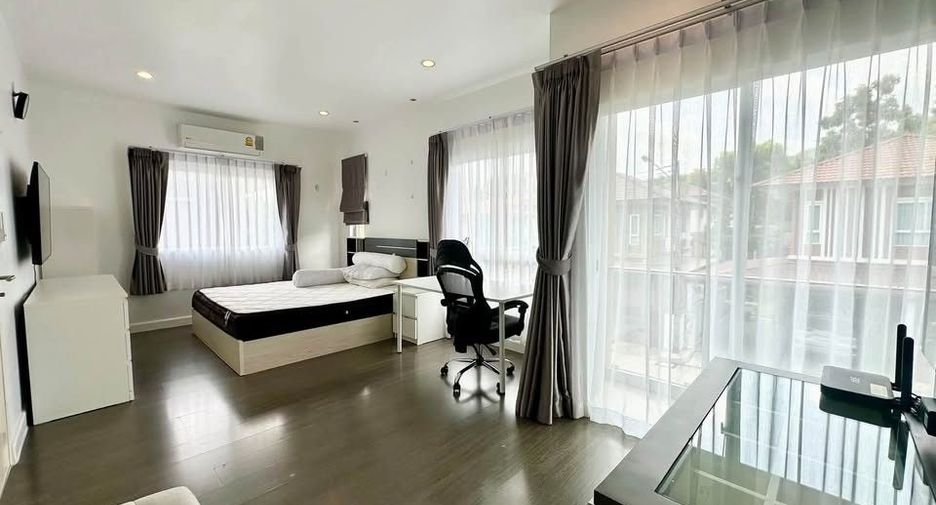For sale and for rent 5 bedrooms house in Mueang Phuket, Phuket