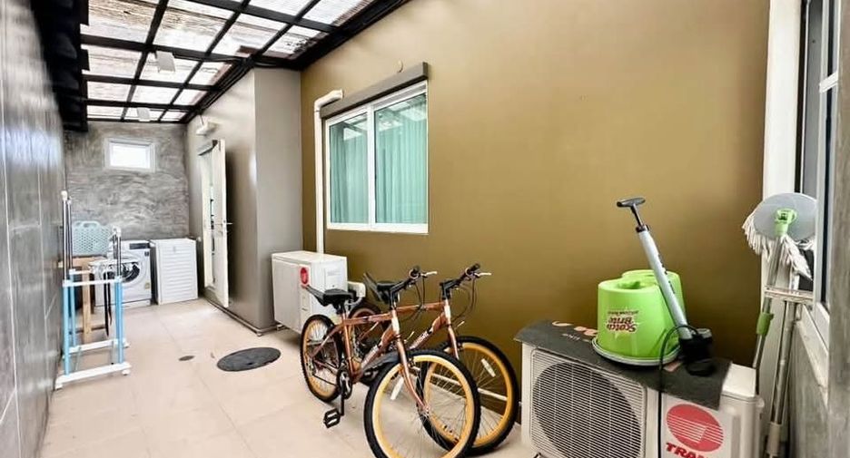 For sale and for rent 5 bedrooms house in Mueang Phuket, Phuket