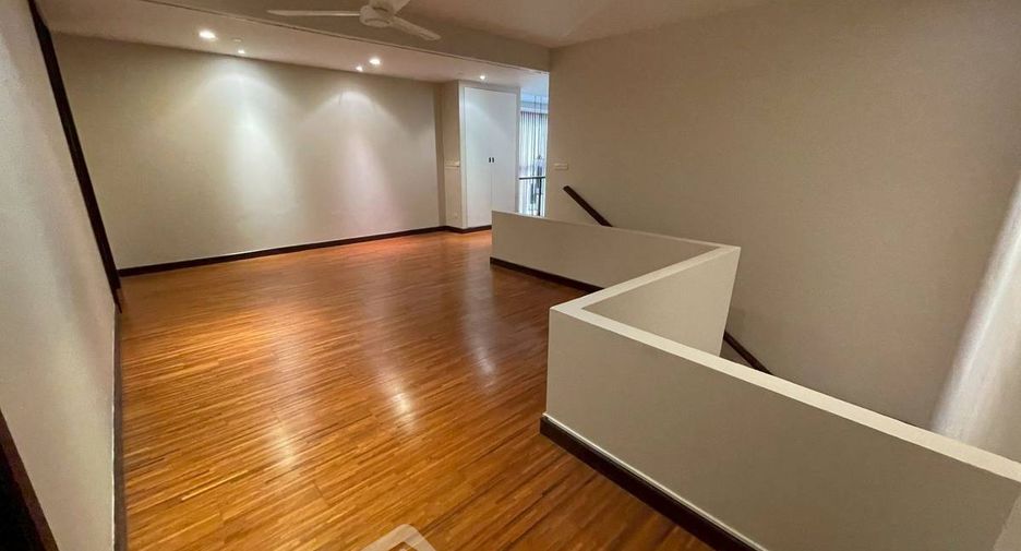 For rent 4 ベッドルーム apartment in Watthana, Bangkok