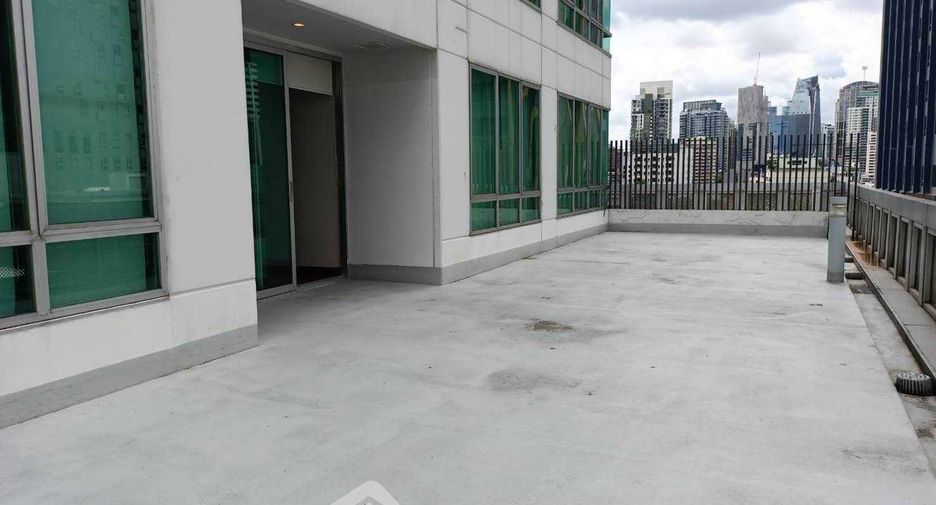 For rent 2 bedrooms apartment in Watthana, Bangkok