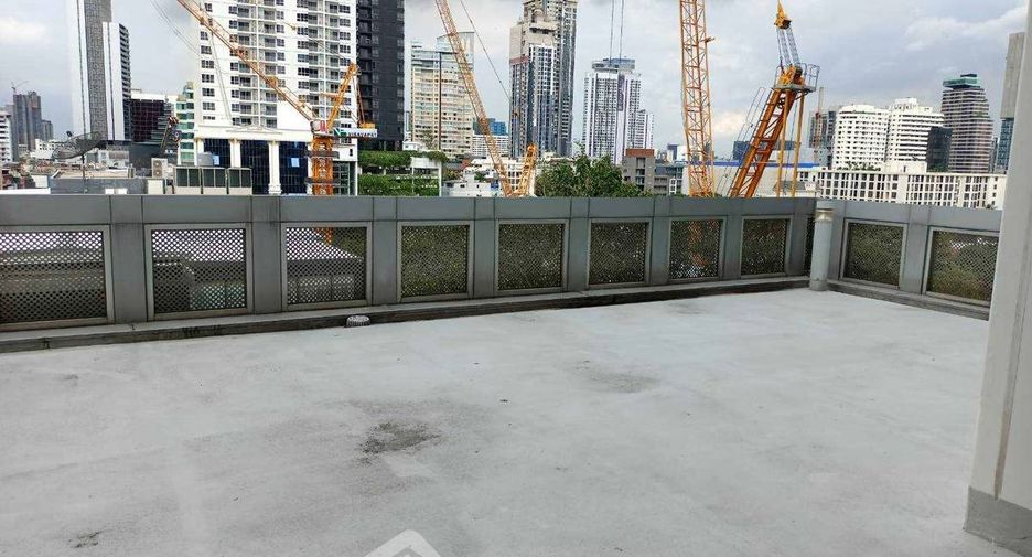 For rent 2 bedrooms apartment in Watthana, Bangkok