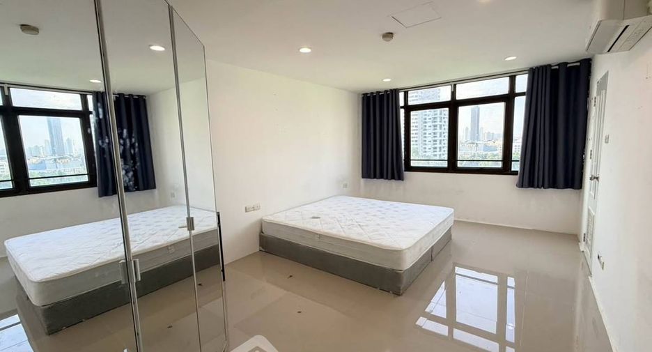 For rent 3 bedrooms condo in Watthana, Bangkok