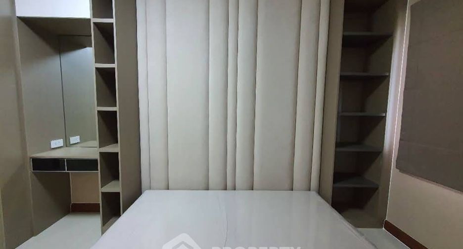 For rent 2 bedrooms condo in Yan Nawa, Bangkok