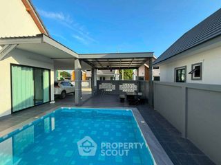 Villa en alquiler de 3 habitaciones en Bang Lamung, Chonburi