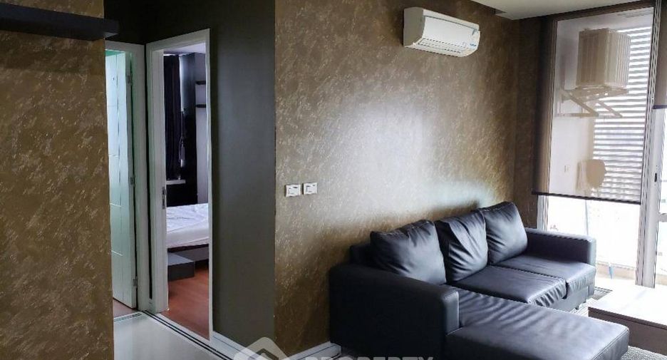 For rent 2 bedrooms condo in Huai Khwang, Bangkok