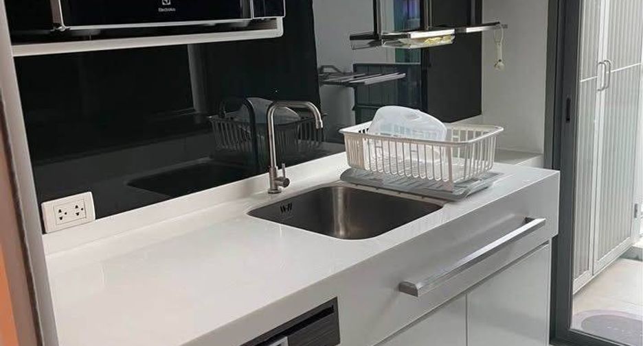 Wohnung zur Miete mit 1 Zimmer in Phra Khanong, Bangkok
