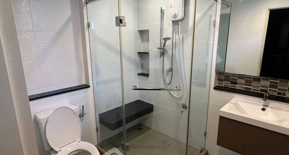 Haus zur Miete mit 4 Zimmer in Bang Phli, Samut Prakan
