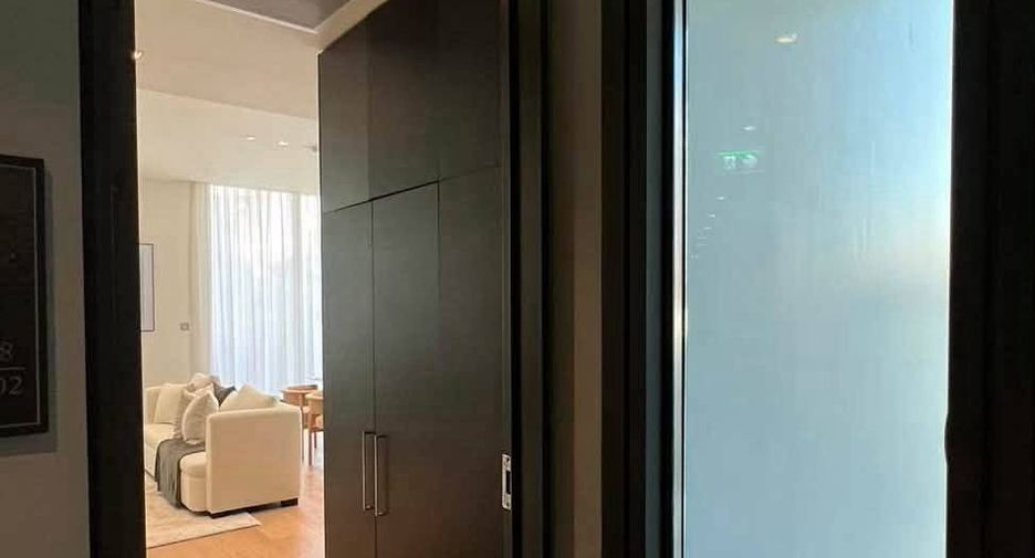 For rent 2 bedrooms condo in Pathum Wan, Bangkok
