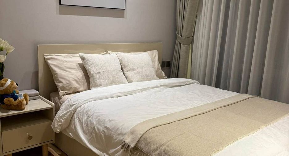 For rent 2 bedrooms condo in Pathum Wan, Bangkok