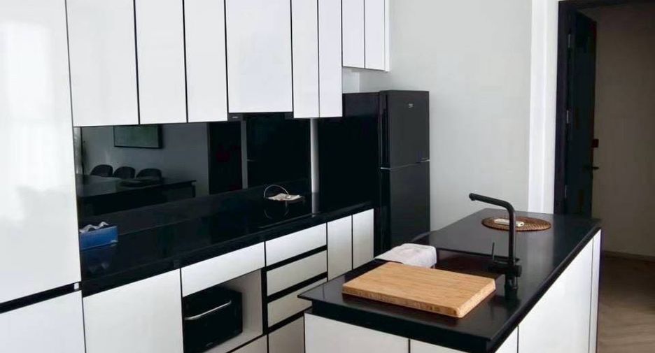 For rent 2 bedrooms condo in Khlong San, Bangkok