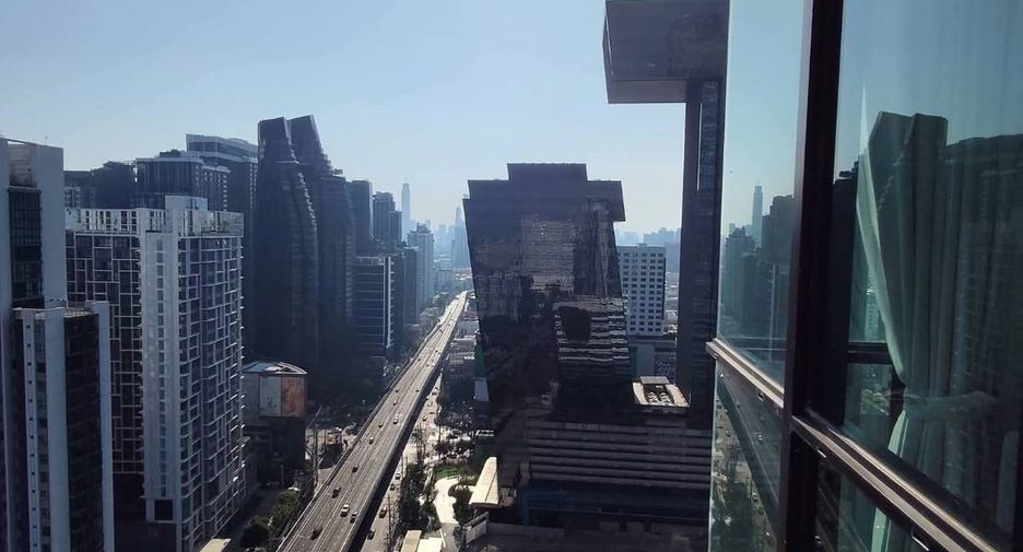 À louer 2 chambres condo à Huai Khwang, Bangkok