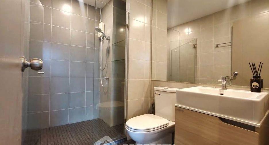 Condo en alquiler de 2 habitaciones en Bang Na, Bangkok