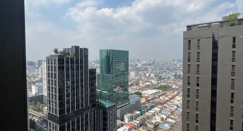 For rent 1 bed condo in Huai Khwang, Bangkok
