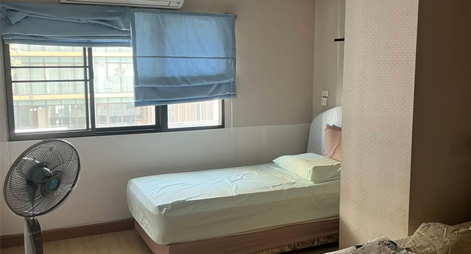 For rent 2 bedrooms condo in Pathum Wan, Bangkok