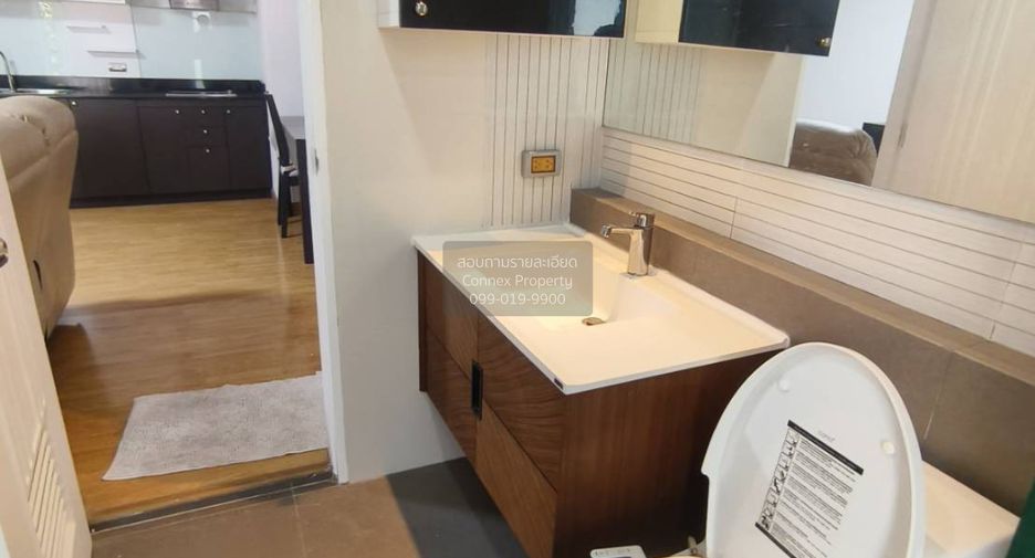 For rent 2 bedrooms condo in Phra Khanong, Bangkok