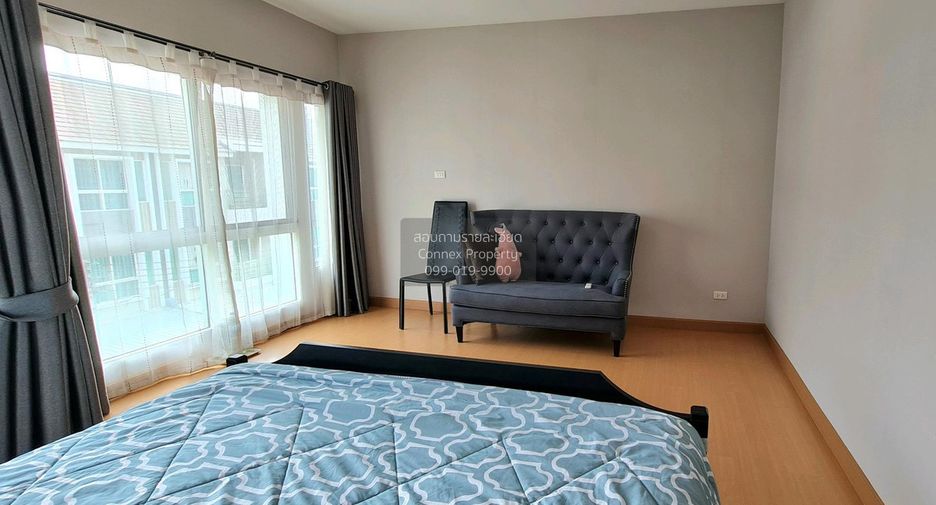 For rent 3 bedrooms townhouse in Suan Luang, Bangkok