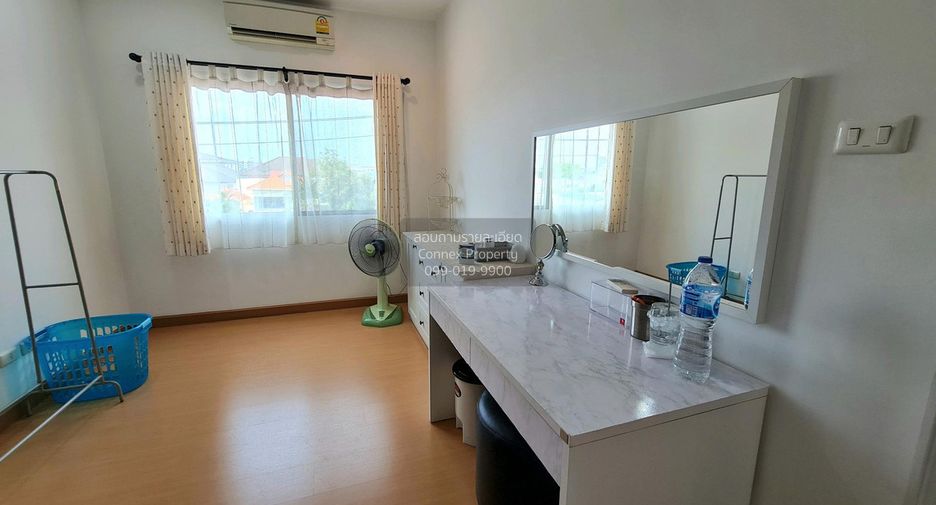 For rent 3 bedrooms townhouse in Suan Luang, Bangkok