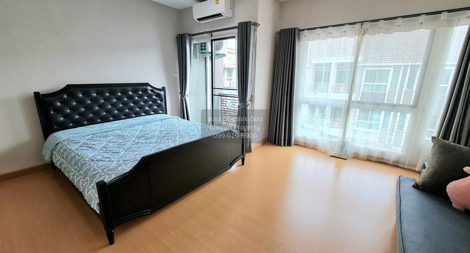 For rent 3 bedrooms townhouse in Suan Luang, Bangkok