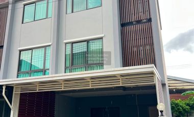 ให้เช่า 4 ห้องนอน ทาวน์เฮ้าส์ ใน วังทองหลาง, กรุงเทพฯ