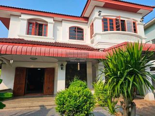 Haus zur Miete mit 4 Zimmer in Taling Chan, Bangkok